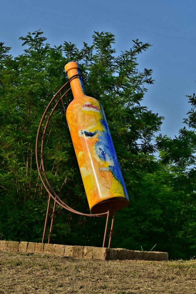 Bottiglia gigante Mombercelli