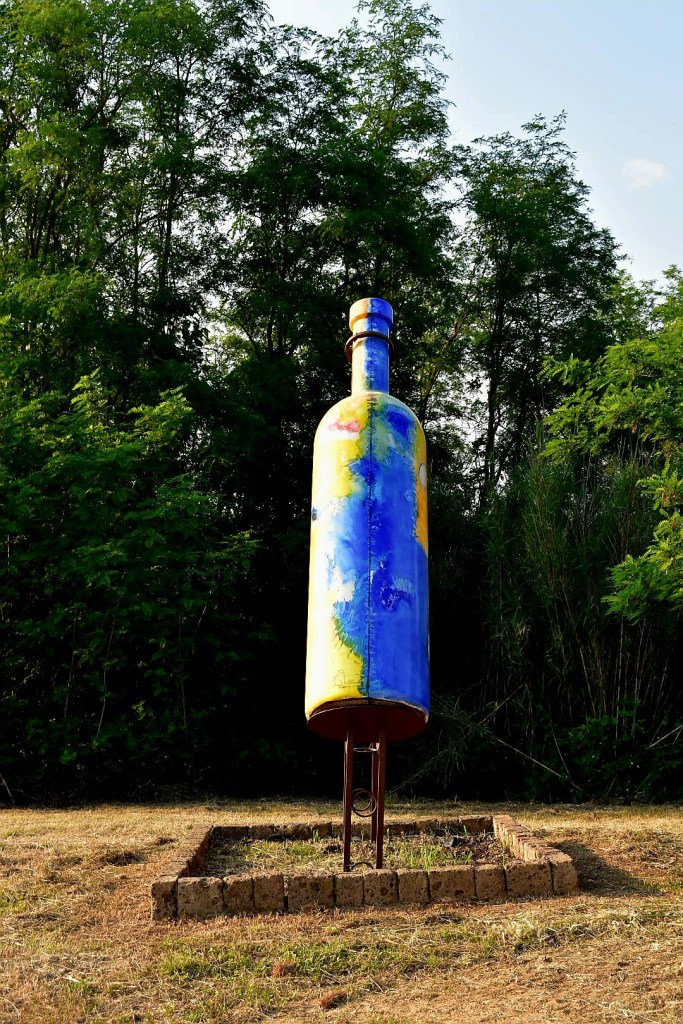 Bottiglia gigante Mombercelli