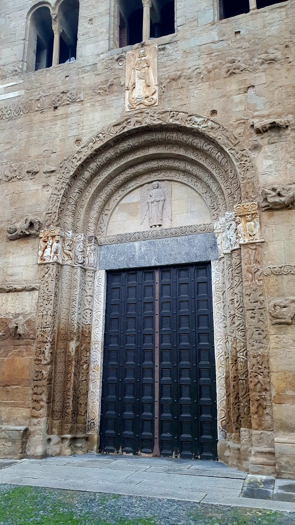 La Facciata della Basilica di San Michele Maggiore
