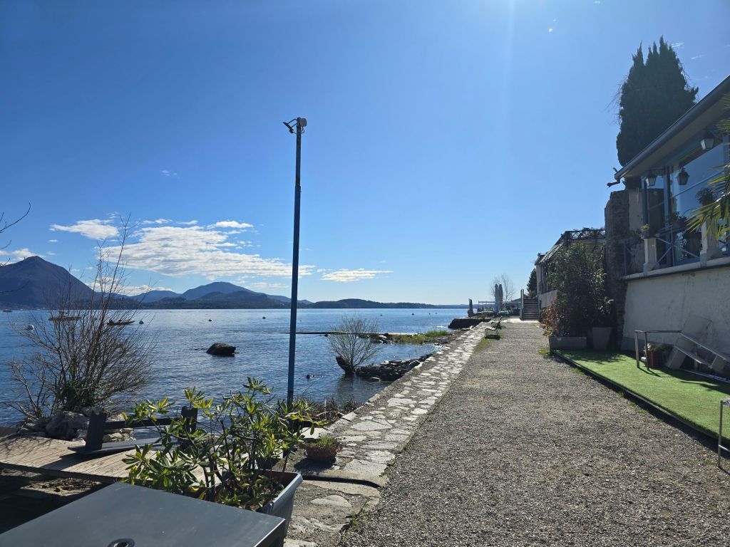 Passeggiata lungo lago - Isola dei Pescatori 