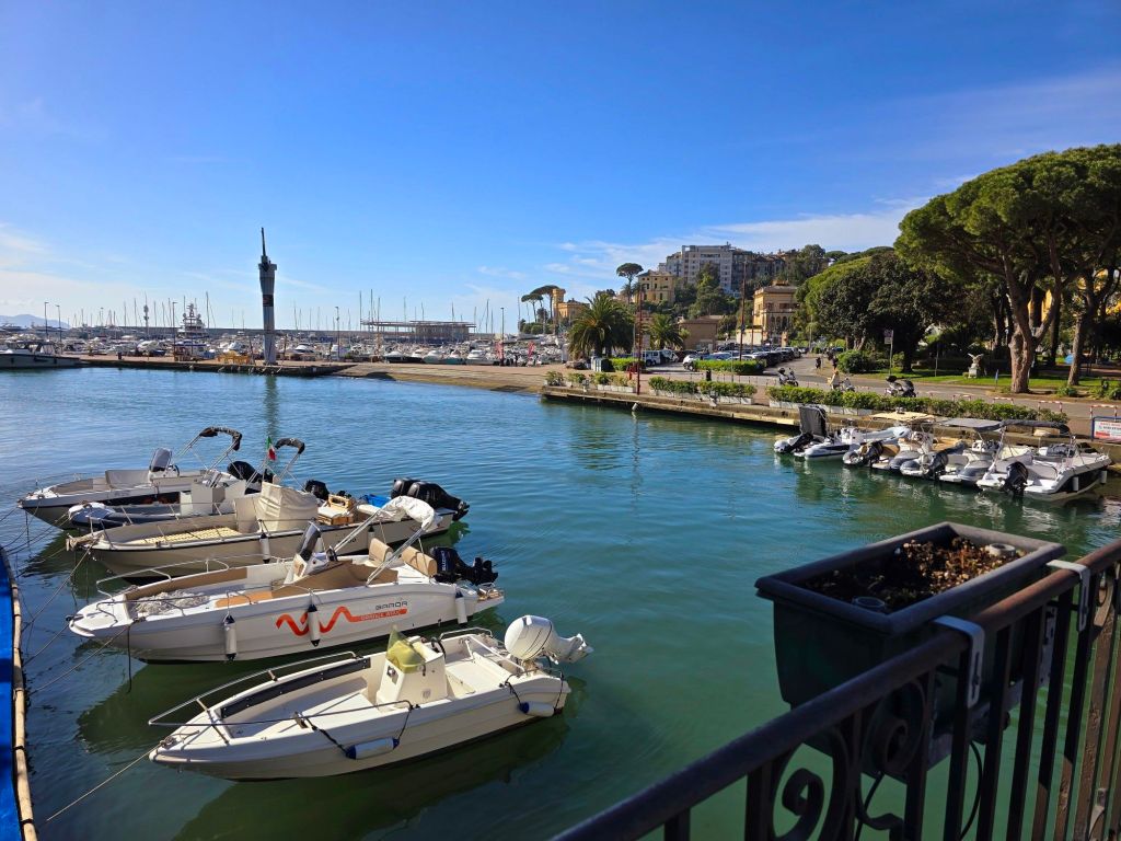 Vista dal Ponte Ludovico Mares