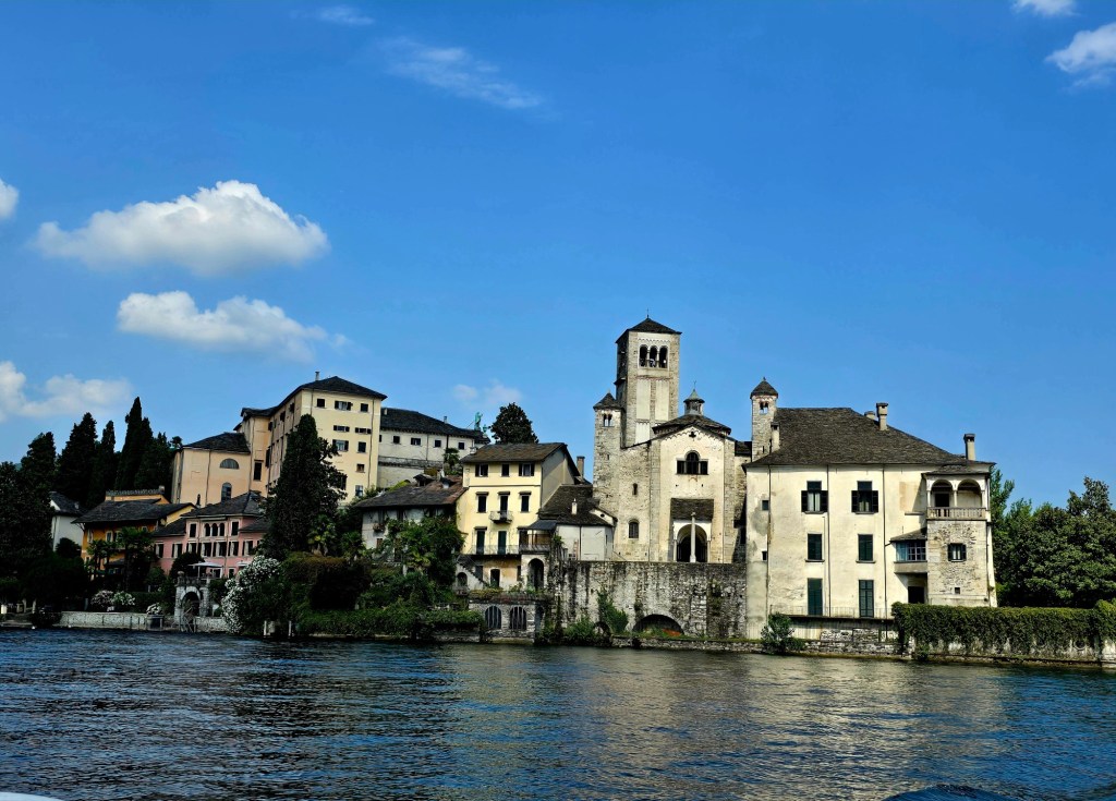 Scopri l’isola di San Giulio: un percorso tra storia e spiritualità | Sposini in&nbsp;viaggio