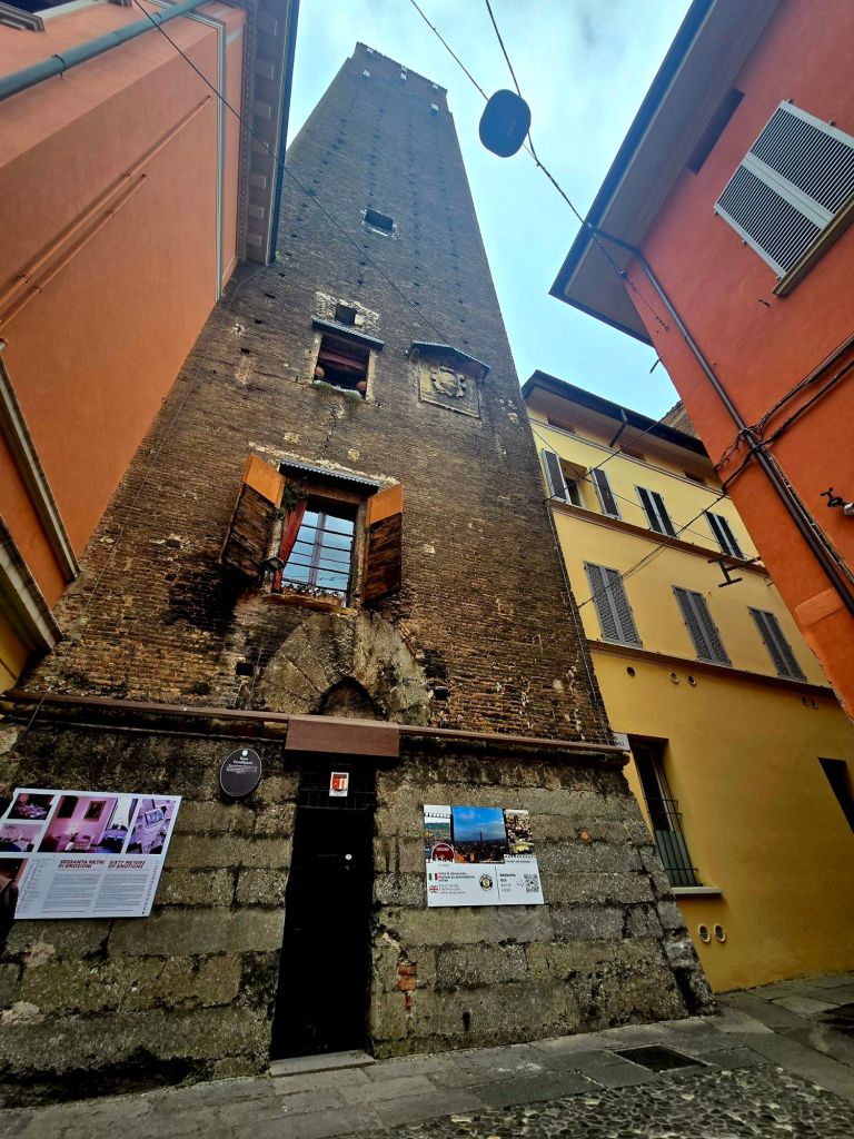 Torre Prendiparte di Bologna