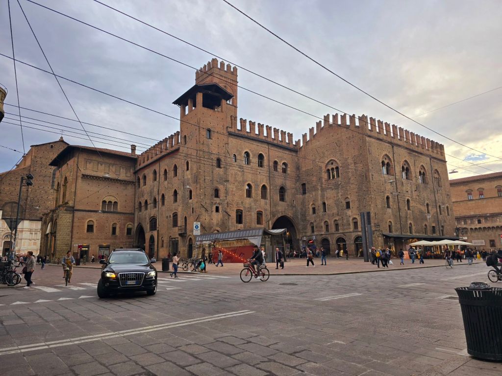 Via Rizzoli Bologna