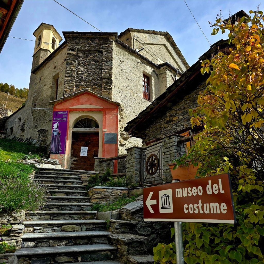 Museo del Costume e dell'Artigianato Alpino